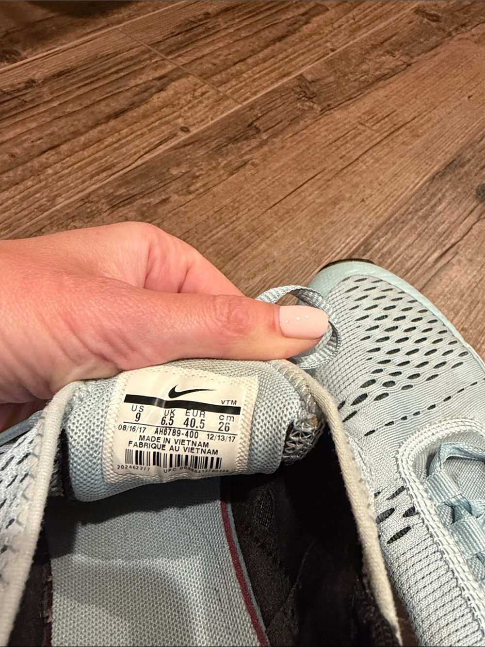 Nike Air Max 270 Mint Blue & Black with Coral Air Unit - Picture 3 of 4